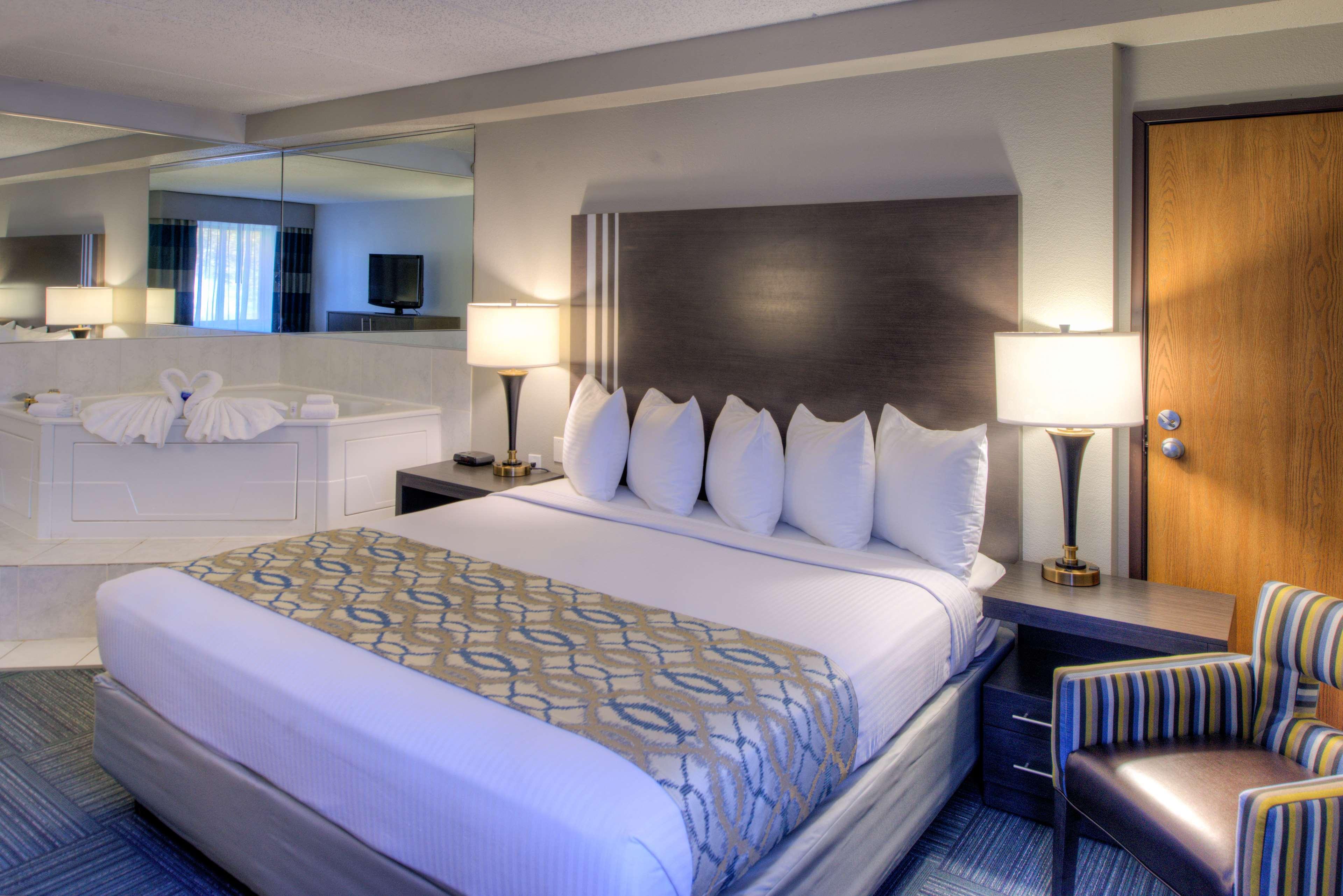 Best Western Naperville Inn Екстериор снимка