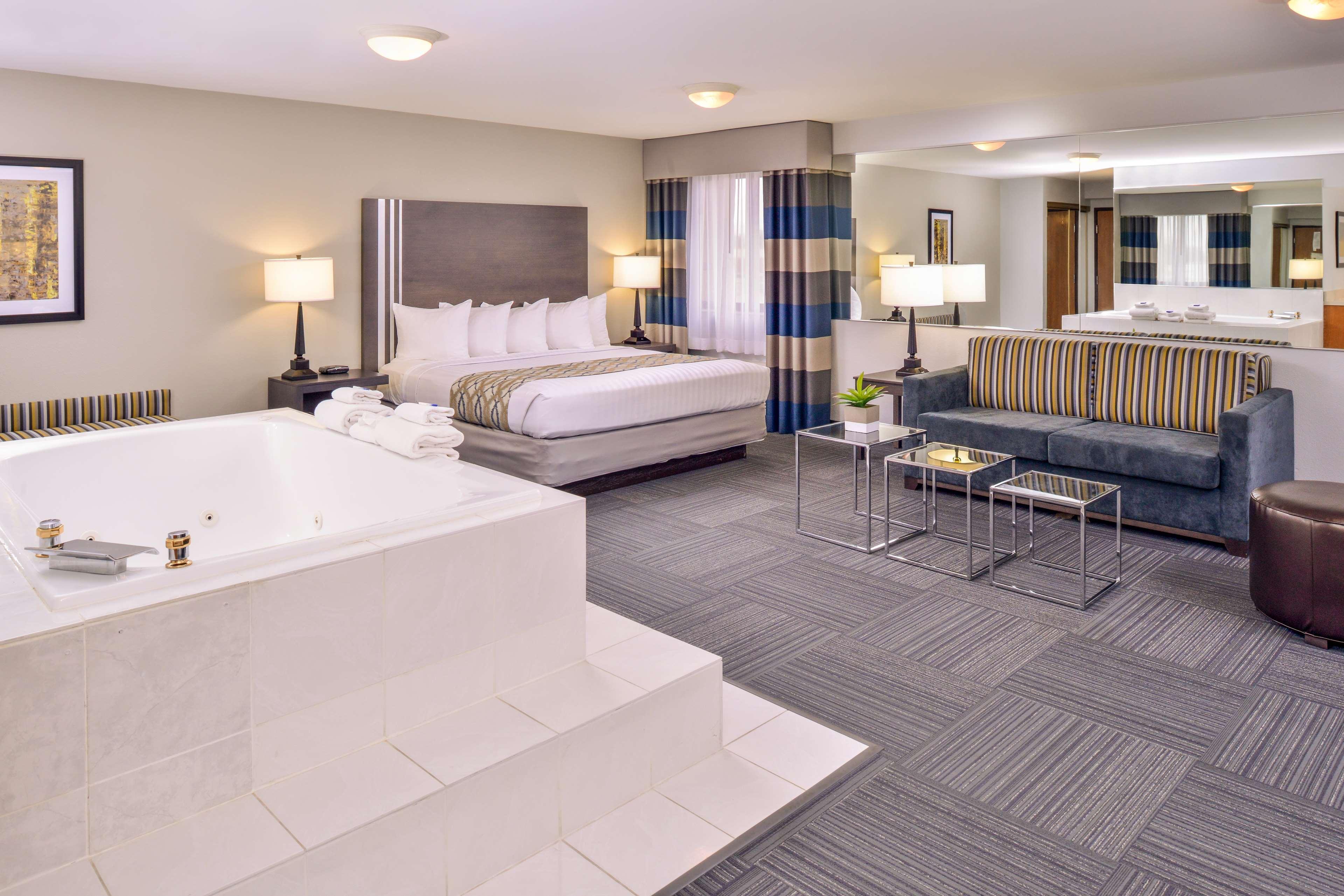 Best Western Naperville Inn Екстериор снимка